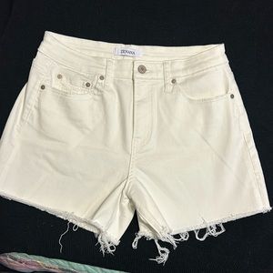 Zenana white denim stretchy shorts size medium.